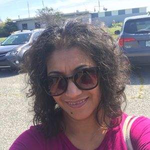 Meet your Posher, Kenia